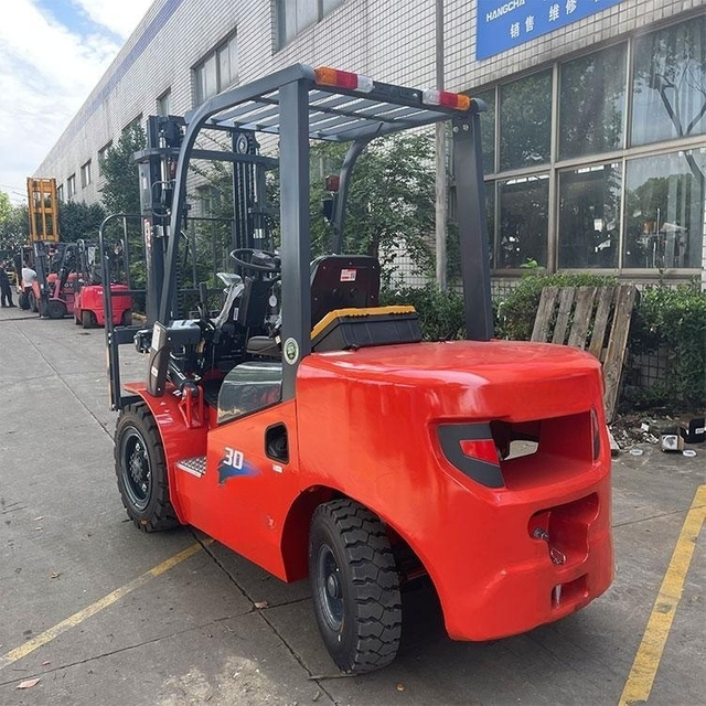 Dalaman Forklift IC Baharu 3 Tan Forklift Diesel Automatik untuk Dijual