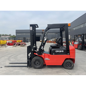 အမြင့် 3000 မီလီမီတာ ဒီဇယ် Forklift ကို ဂျပန်အင်ဂျင်ဖြင့် မြှင့်တင်ခြင်း။ 