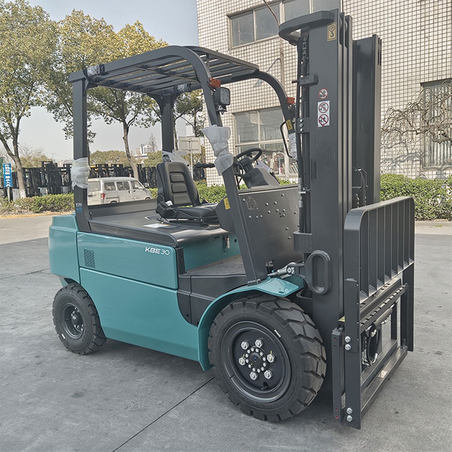 Vente Chariot &eacute;l&eacute;vateur industriel &agrave; batterie au Lithium de 3 tonnes, nouvel